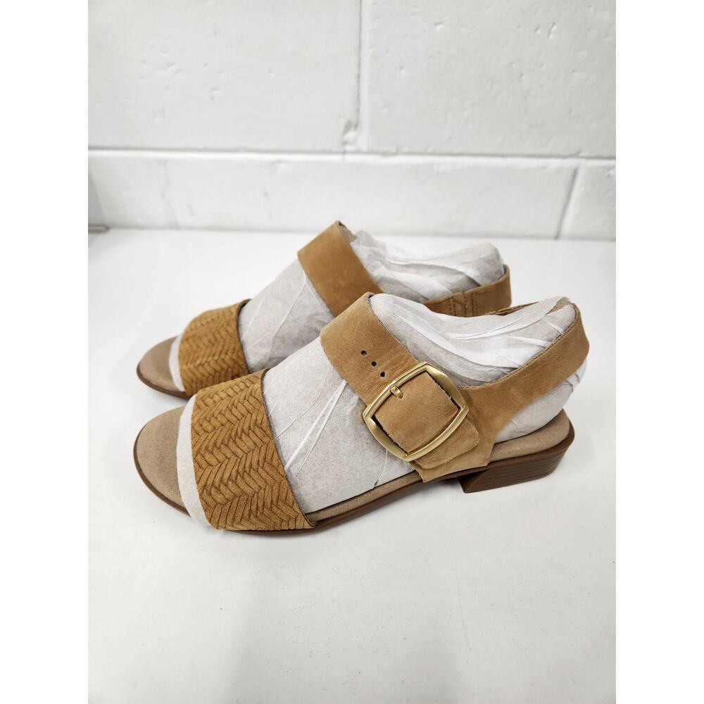 Munro Women's Cleo In Medium Tan Nubuck Comfortable Sandals, Size 5W. M427948